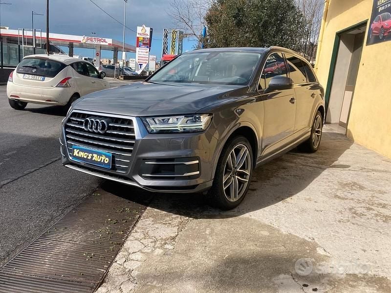 Usata Audi Q7 Sport 272 CV (200 kW) 2017 Grigio metallizzato SUV