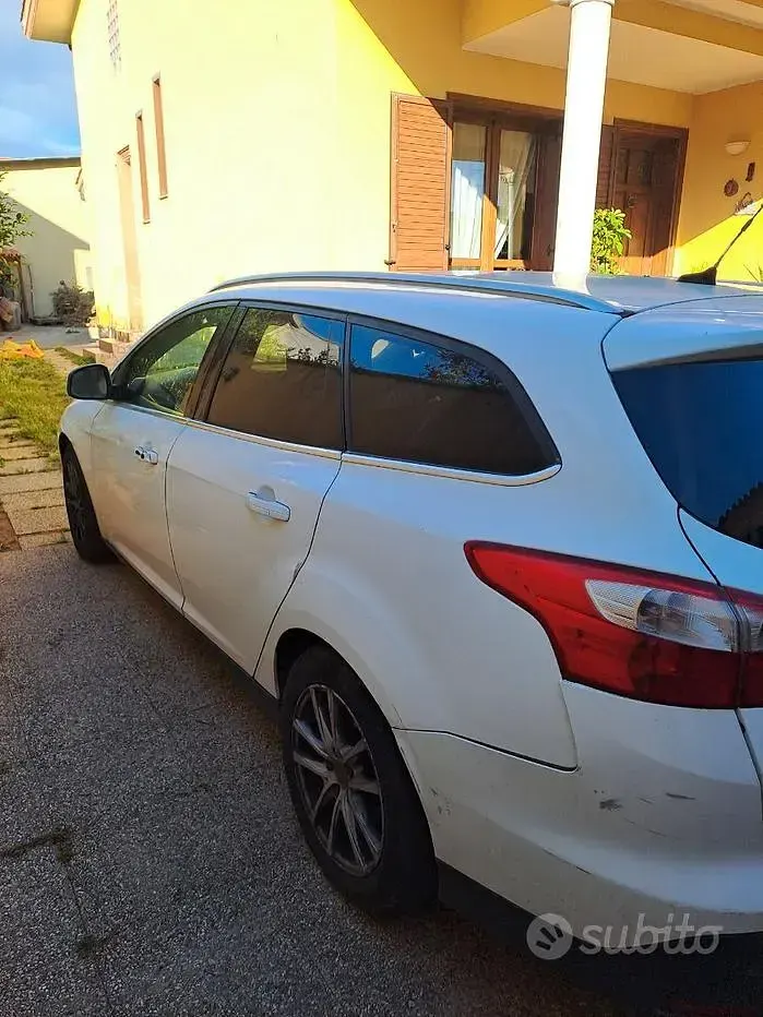 Usata Ford Focus 100 CV (73 kW) 2011 Station wagon