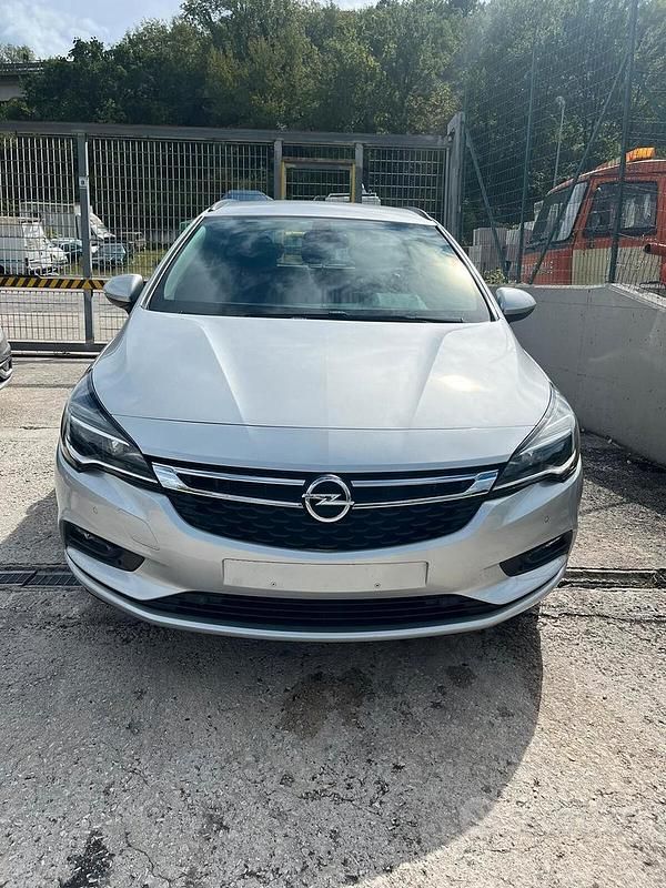 Grigio Usata 2018 Opel Astra Business Station wagon | 8900 € (Buon prezzo) - Immagine 1/4