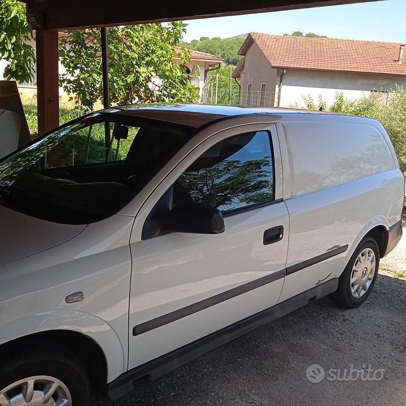 Usata Opel Astra 75 CV (55 kW) 2001 Bianco