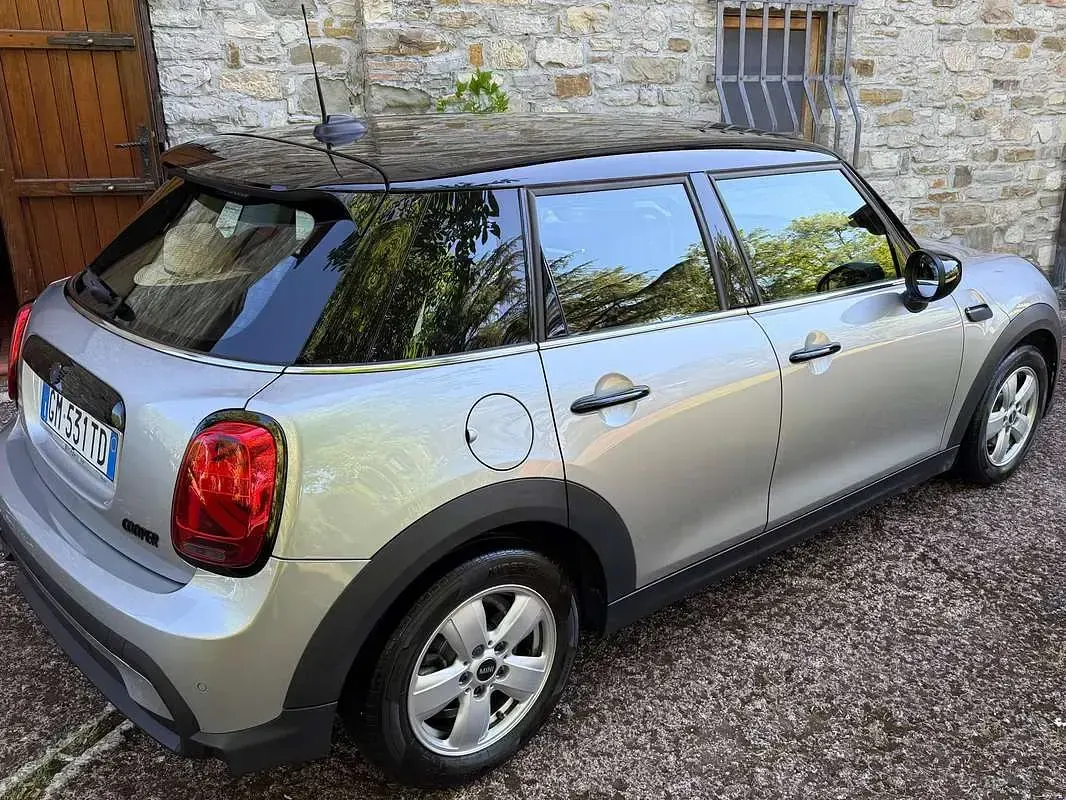 Usata Mini Cooper 136 CV (100 kW) 2023 Argento Utilitaria