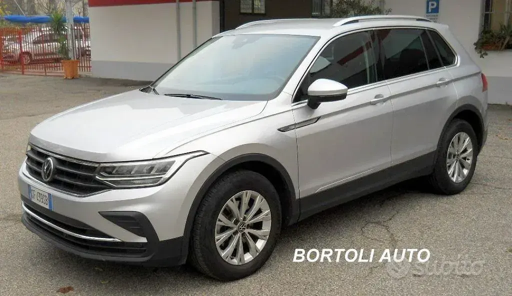 Usata VW Tiguan Life 150 CV (110 kW) 2021 Grigio SUV