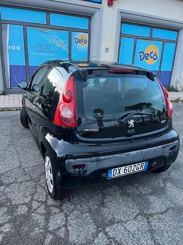 Gebraucht Peugeot 107 68 PS (50 kW) 2008 Schwarz Kleinwagen