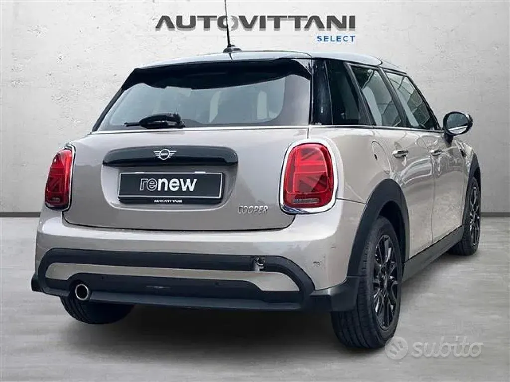 Używany Mini Cooper Essential 136 KM (100 kW) 2024 Szary Hatchback