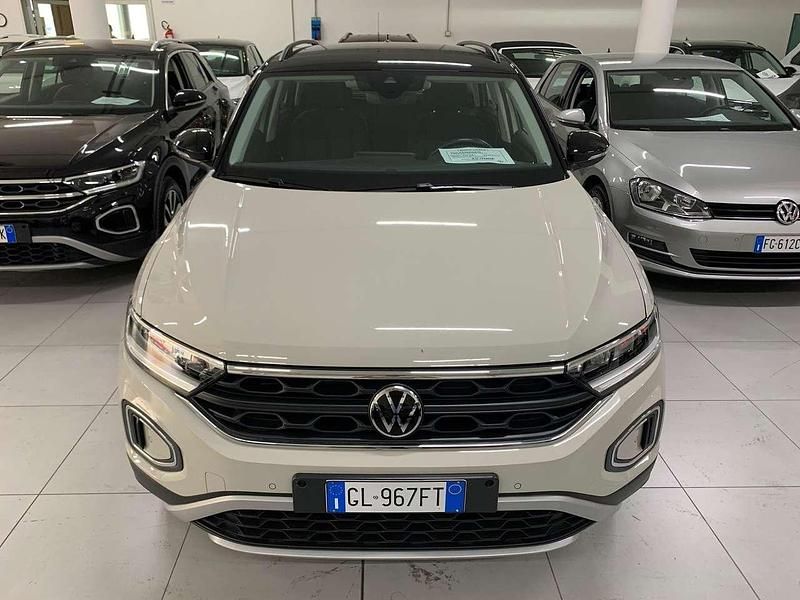 Usata VW T-Roc Life 150 CV (110 kW) 2022 Beige SUV