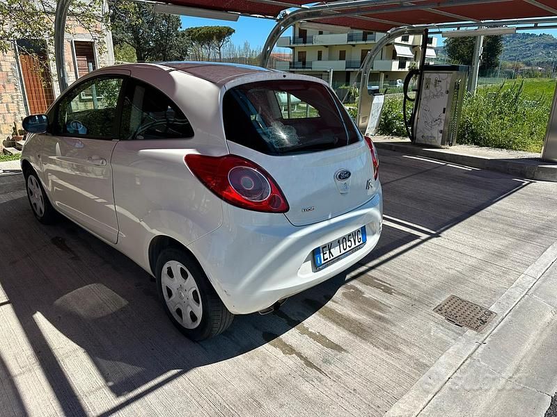 Usata Ford Ka 75 CV (55 kW) 2011 Bianco Utilitaria