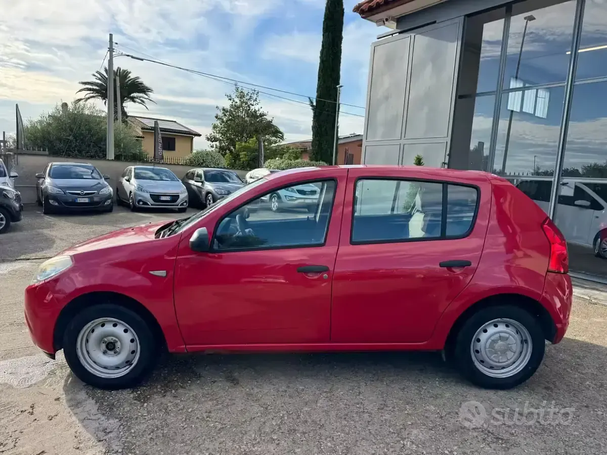 Usata Dacia Sandero 75 CV (55 kW) 2009 Rosso Berlina