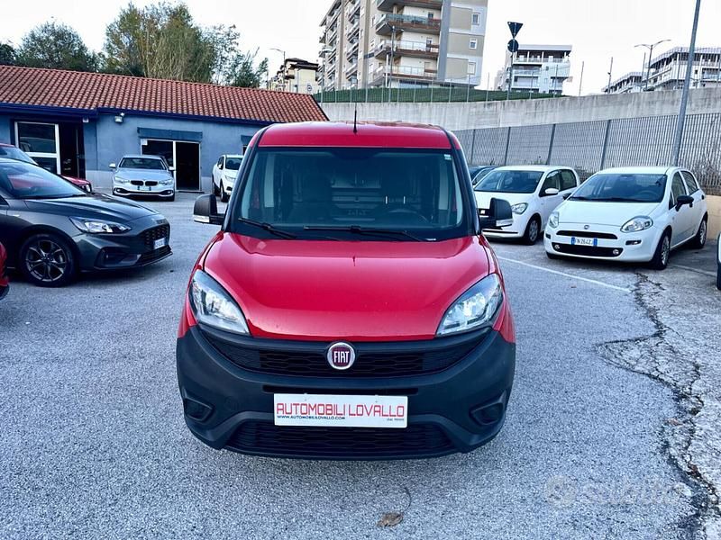 Usata Fiat Doblò 120 CV (88 kW) 2021 Rosso Monovolume