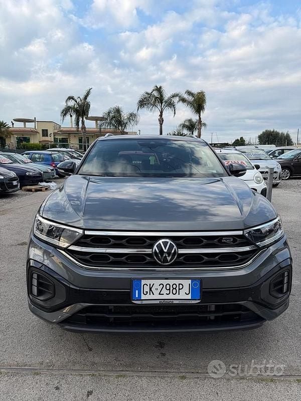 Usata VW T-Roc R-line 149 CV (109 kW) 2022 Grigio SUV