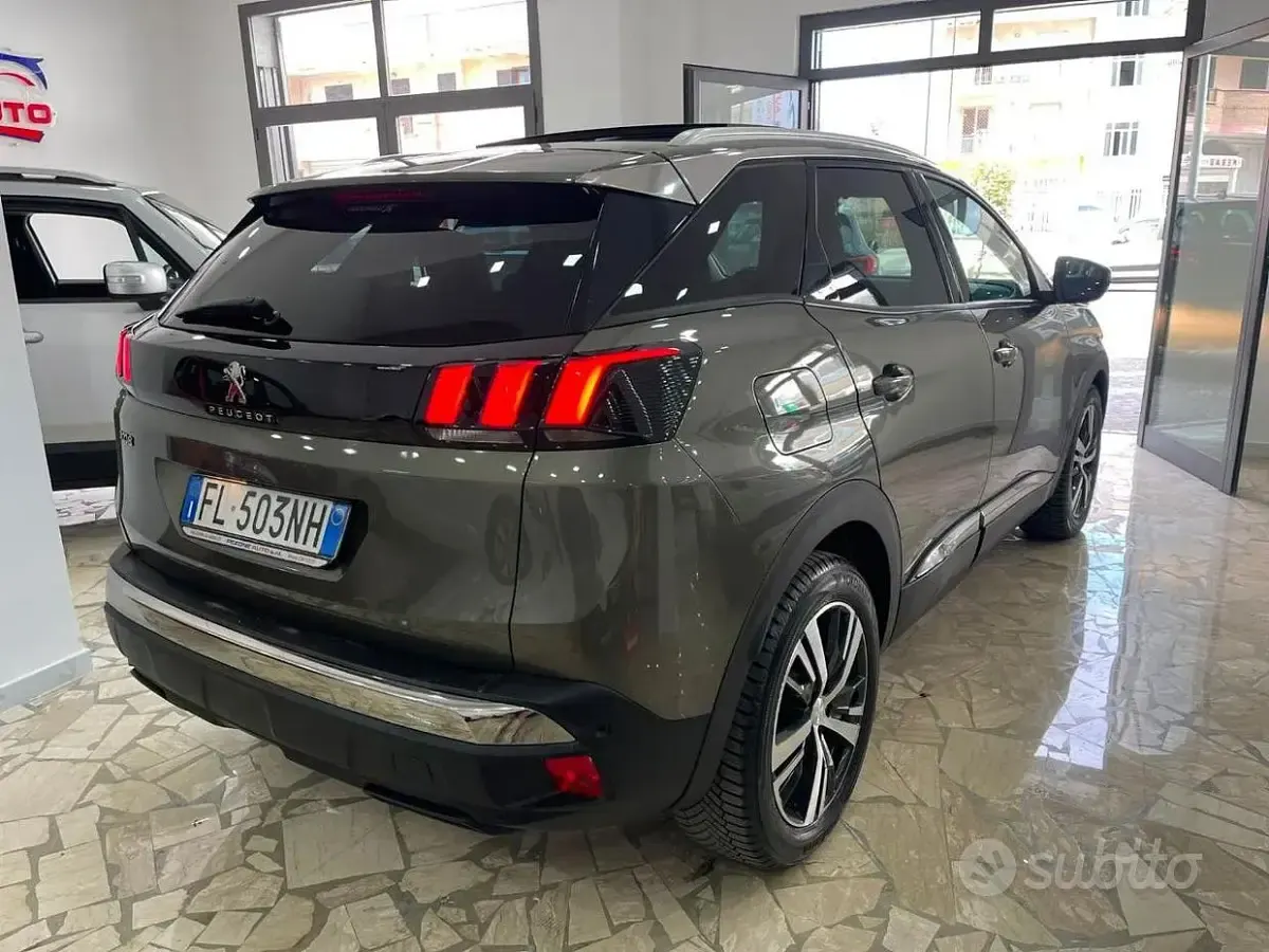 Usata Peugeot 3008 Allure 120 CV (88 kW) 2017 Grigio SUV