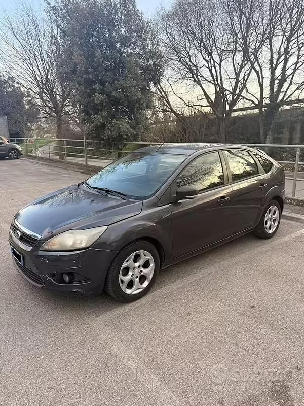 Usata Ford Focus 110 CV (80 kW) 2011 Nero Berlina