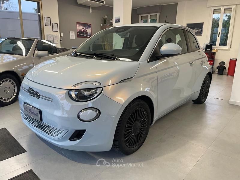 Usata Fiat 500e Icon 42 kW (58 CV) 2020 Blu Berlina