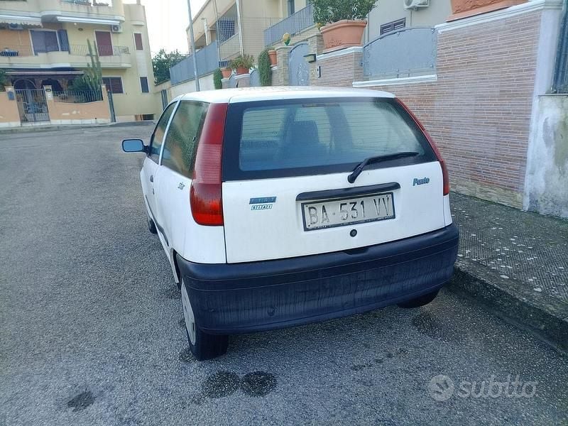 Usata Fiat Punto 1999 Bianco Utilitaria