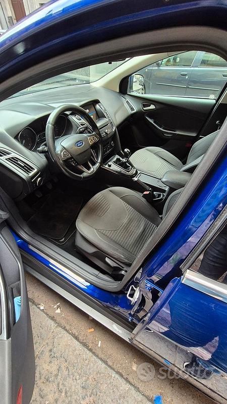 Usata Ford Focus Titanium S 120 CV (88 kW) 2014 Blu/azzurro Berlina