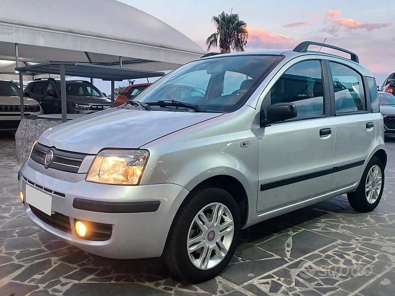 Grigio Usata 2008 Fiat Panda Dynamic Utilitaria | 4900 € (Cara) - Immagine 1/4