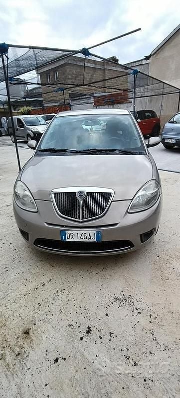 Grigio Usata 2008 Lancia Ypsilon Due volumi | 1900 € (Buon prezzo) - Immagine 1/4