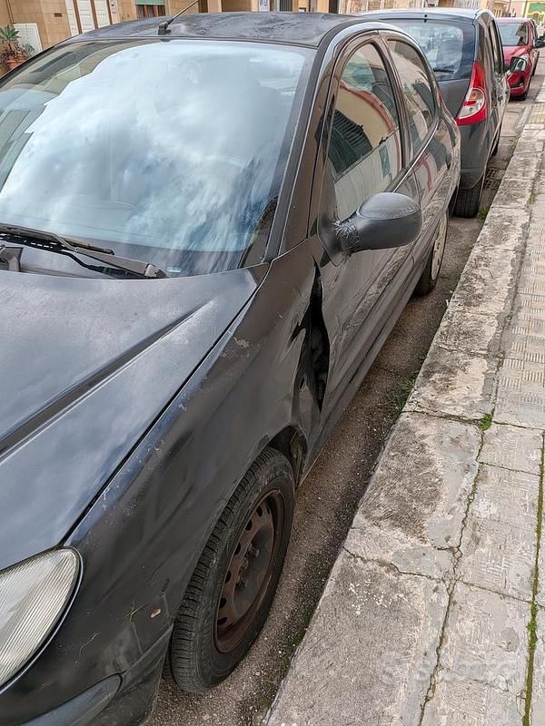 Usata Peugeot 206 2000 Nero Utilitaria
