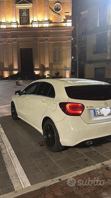 Usata Mercedes A180 109 CV (80 kW) 2014 Bianco Utilitaria