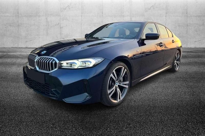 Usata BMW 330 M Sport 245 CV (180 kW) 2024 Blu/azzurro Berlina
