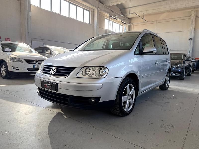 Usata VW Touran Highline 140 CV (102 kW) 2005 Argento Monovolume