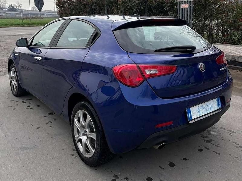 Usata Alfa Romeo Giulietta Business 120 CV (88 kW) 2019 Blu/azzurro Utilitaria
