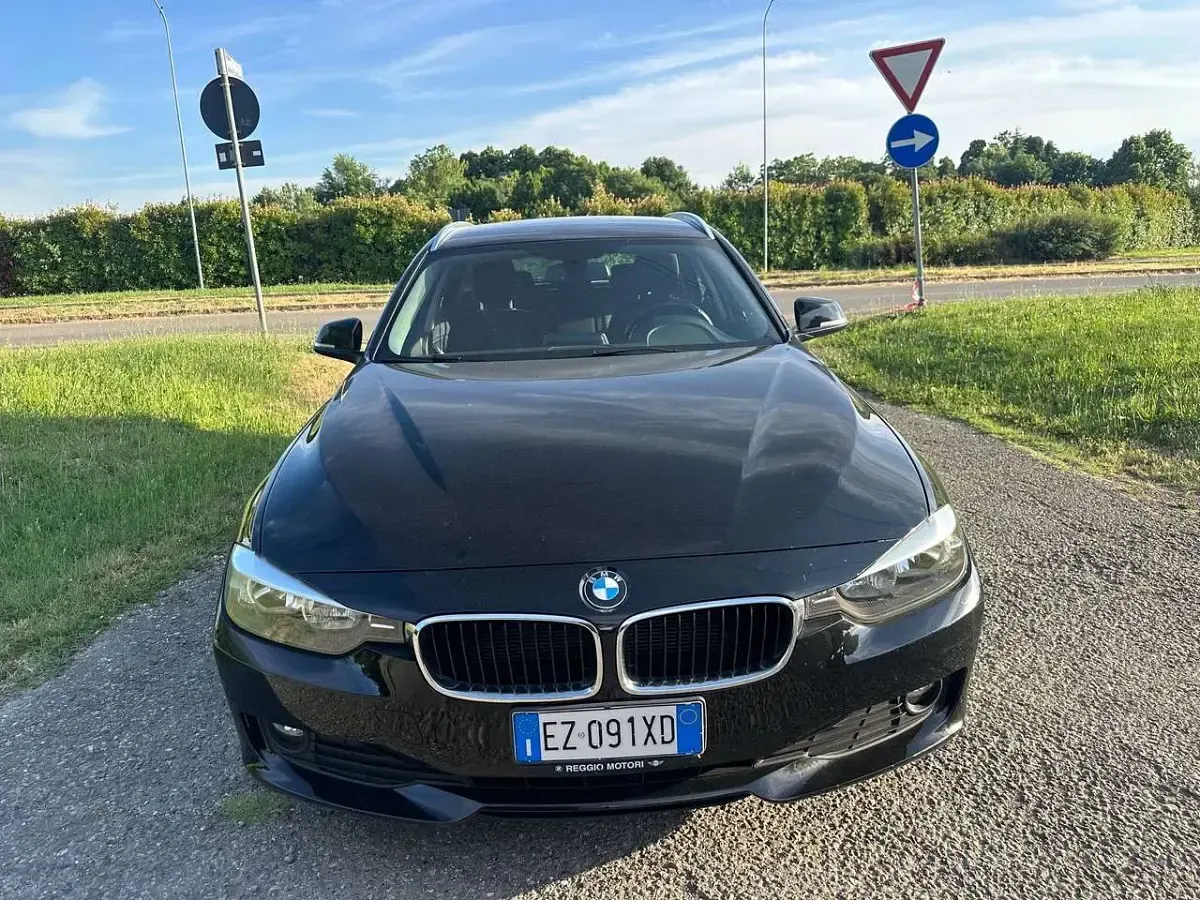 Usata BMW 318 143 CV (105 kW) 2015 Nero Station wagon