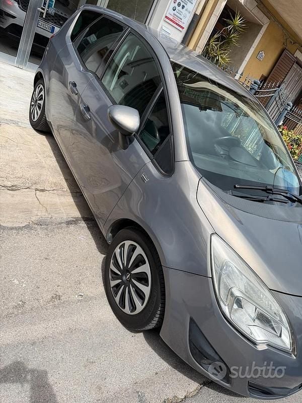 Usata Opel Meriva 95 CV (69 kW) 2012 Grigio Monovolume