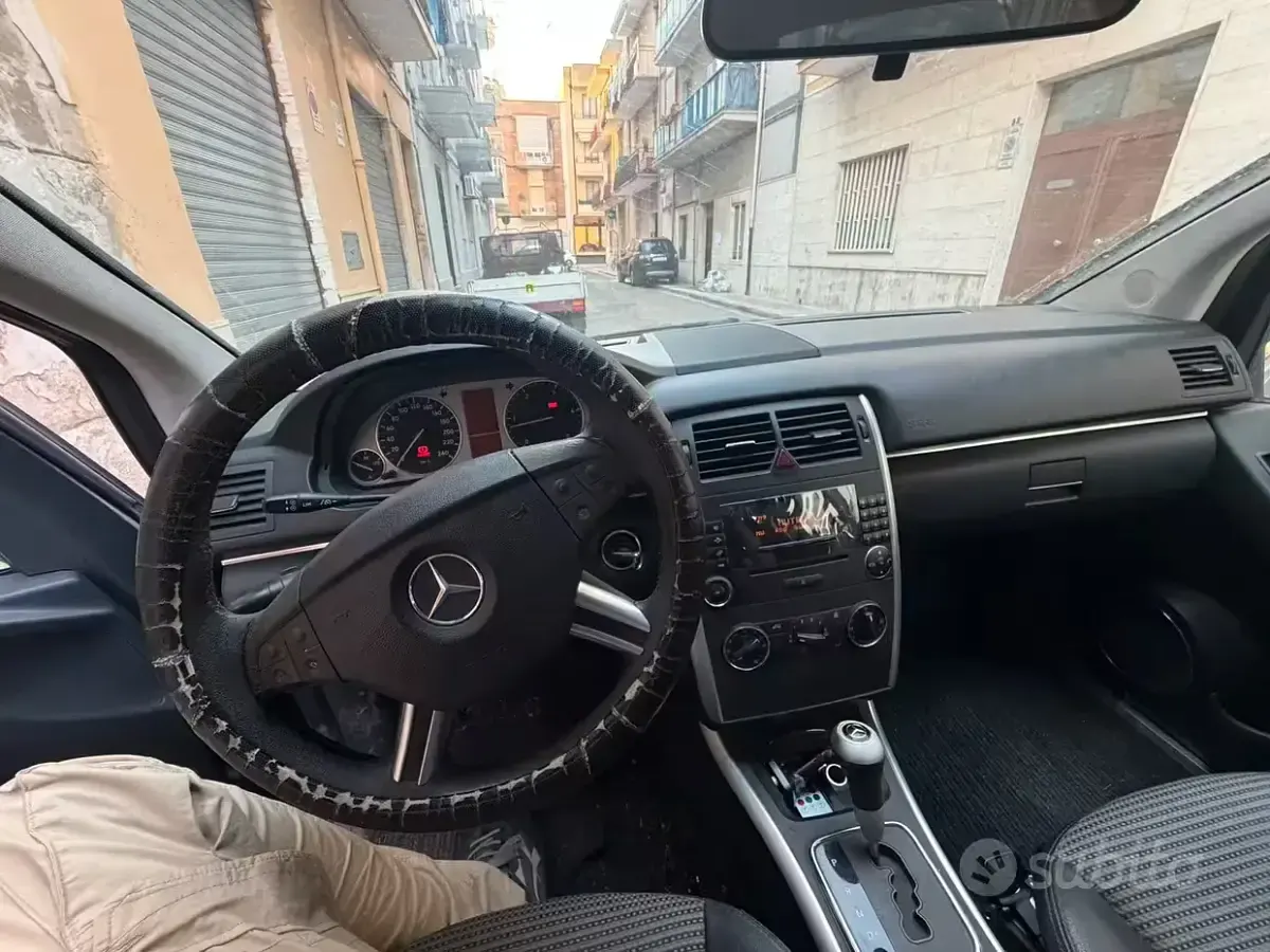 Usata Mercedes B180 2008 Nero Monovolume