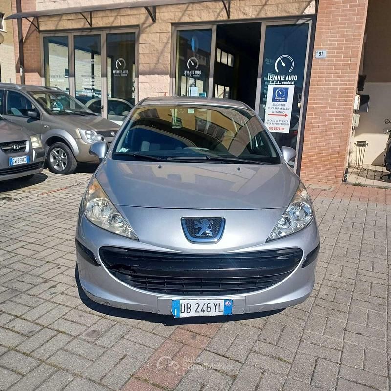 Usata Peugeot 207 68 CV (50 kW) 2006 Argento Berlina