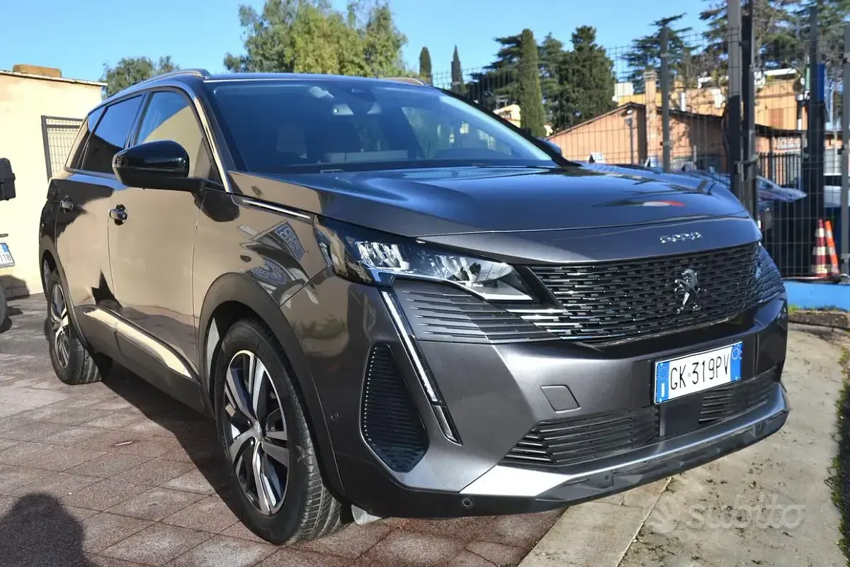 Usata Peugeot 5008 Allure 180 CV (132 kW) 2022 Grigio SUV
