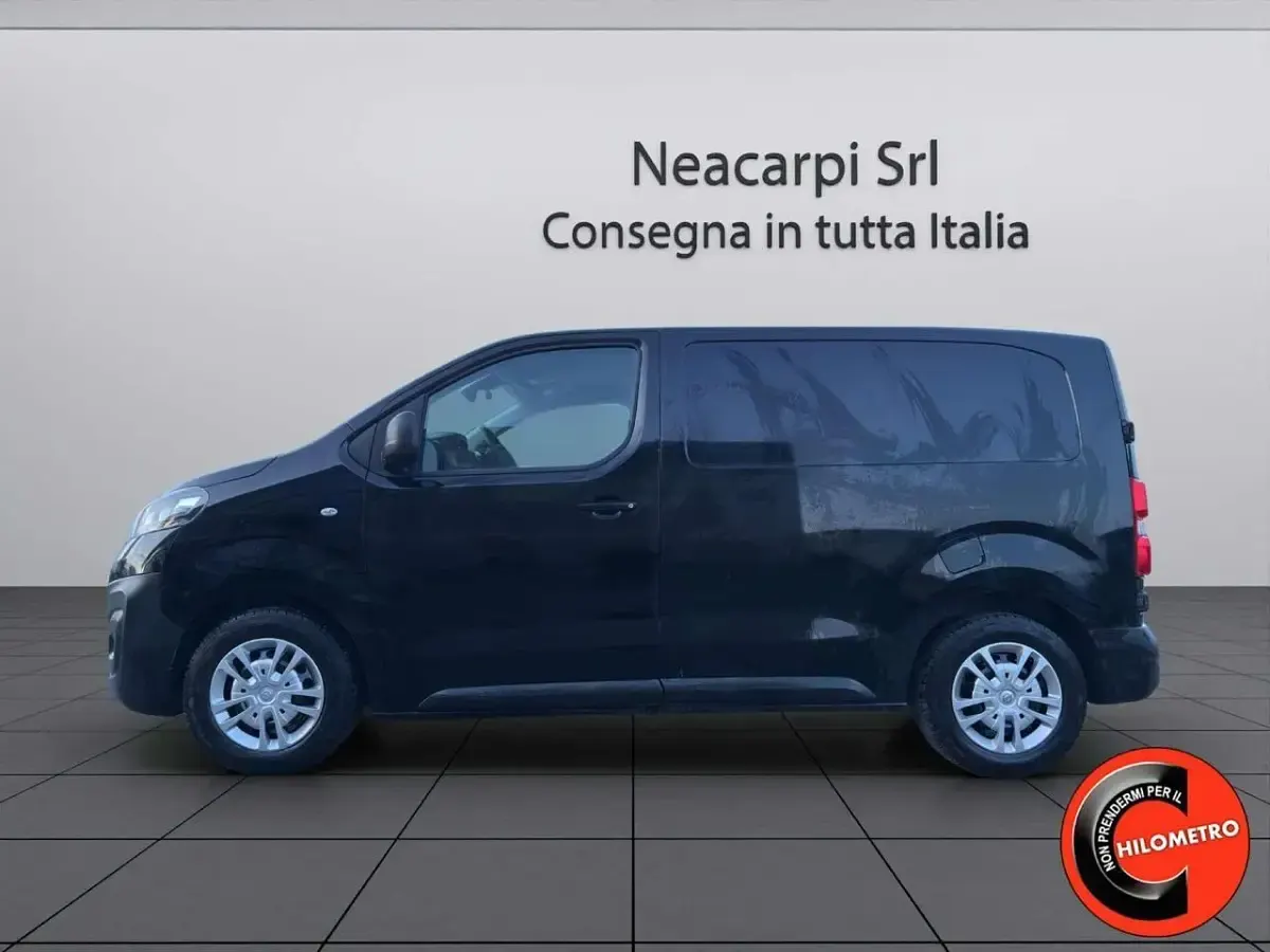 Usata Opel Vivaro-e Combi Enjoy 145 CV (106 kW) 2023 Viola Monovolume