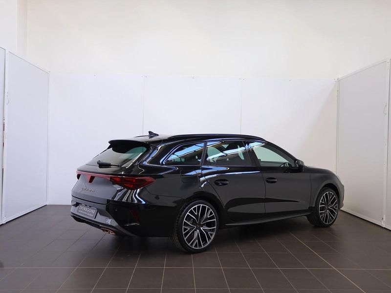 Usado Cupra Leon 204 CV (150 kW) 2025 Negro Familiar