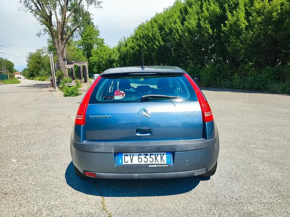 Usata Citroën C4 88 CV (64 kW) 2005 Grigio Berlina