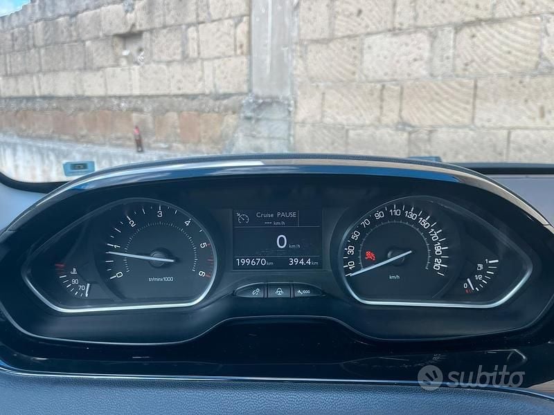 Usata Peugeot 208 Allure 68 CV (50 kW) 2013 Bianco Utilitaria