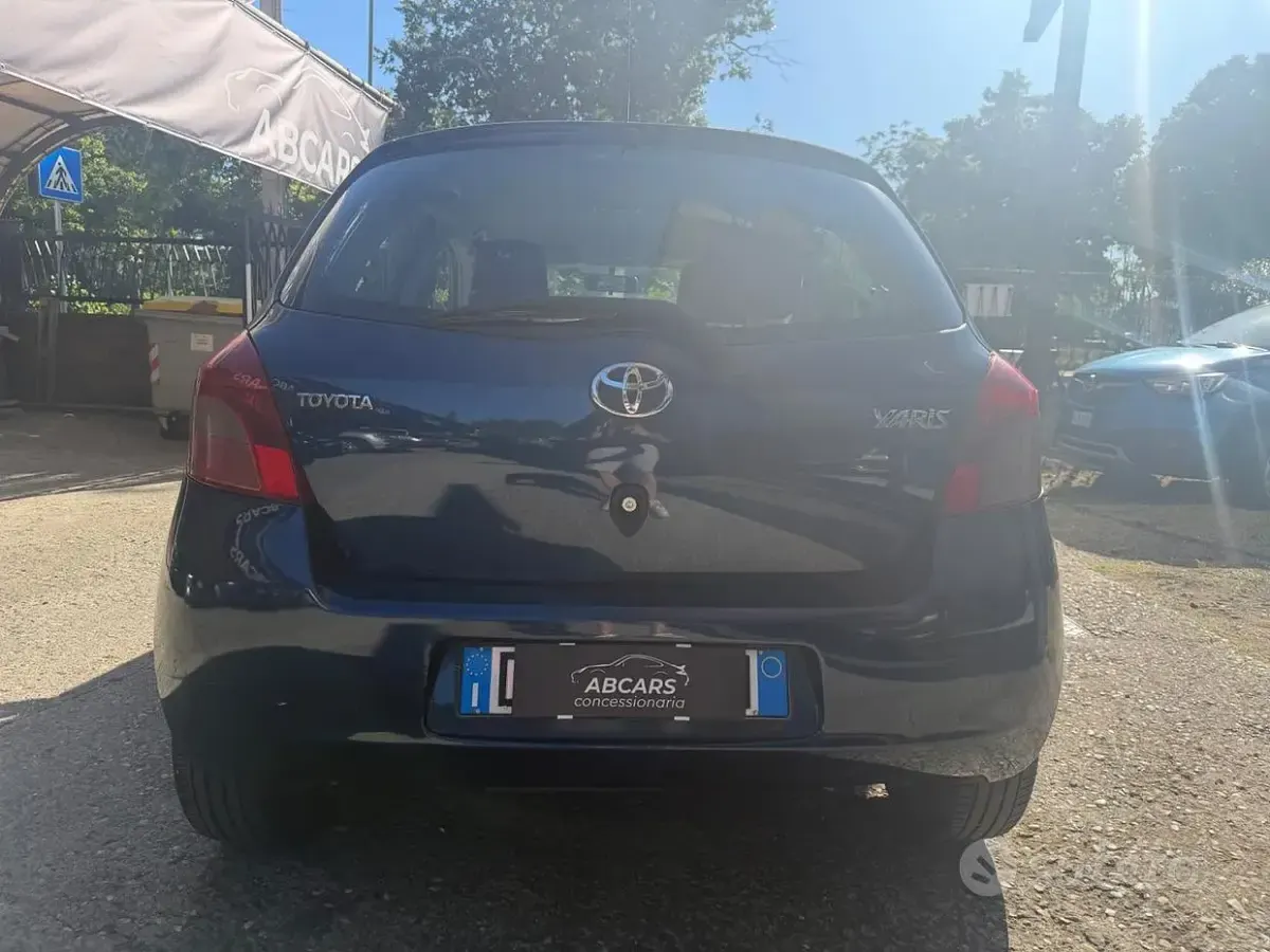 Usata Toyota Yaris Sol 69 CV (50 kW) 2008 Blu Utilitaria