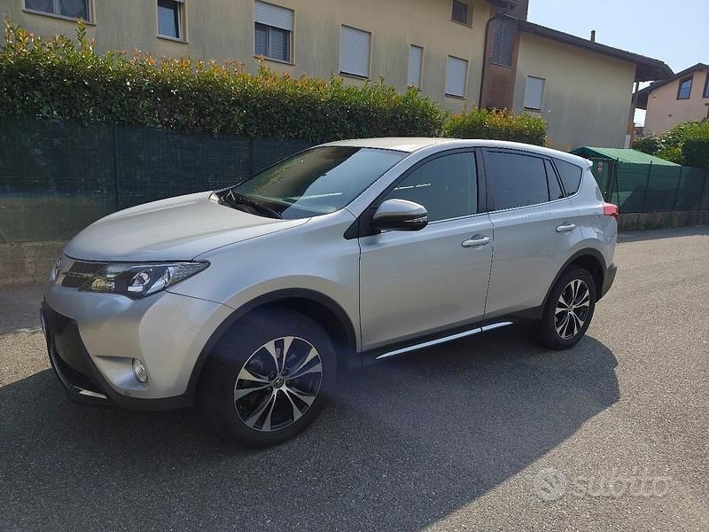 Usata Toyota RAV4 150 CV (110 kW) 2015 Grigio SUV