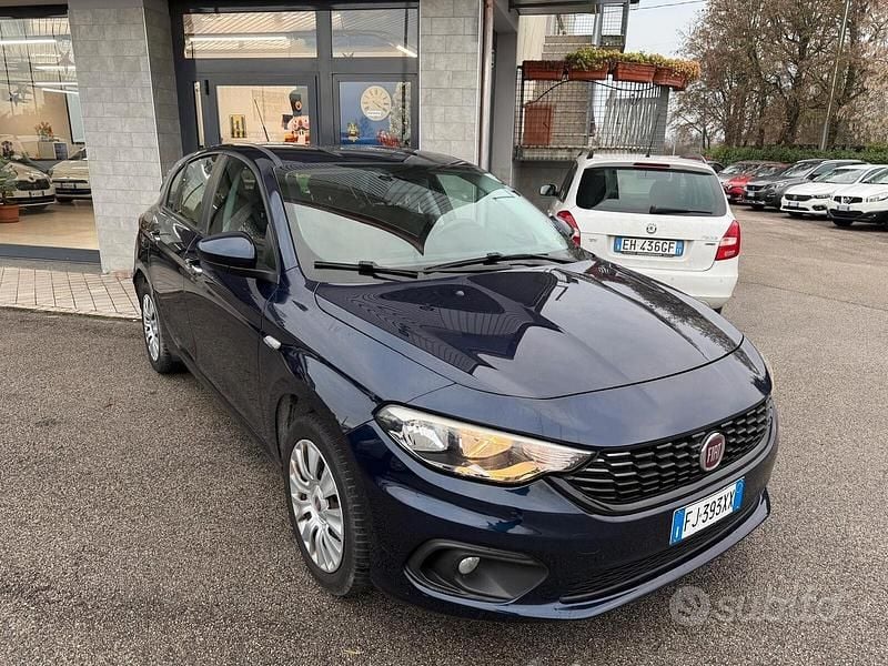 Usata Fiat Tipo 120 CV (88 kW) 2017 Blu Berlina