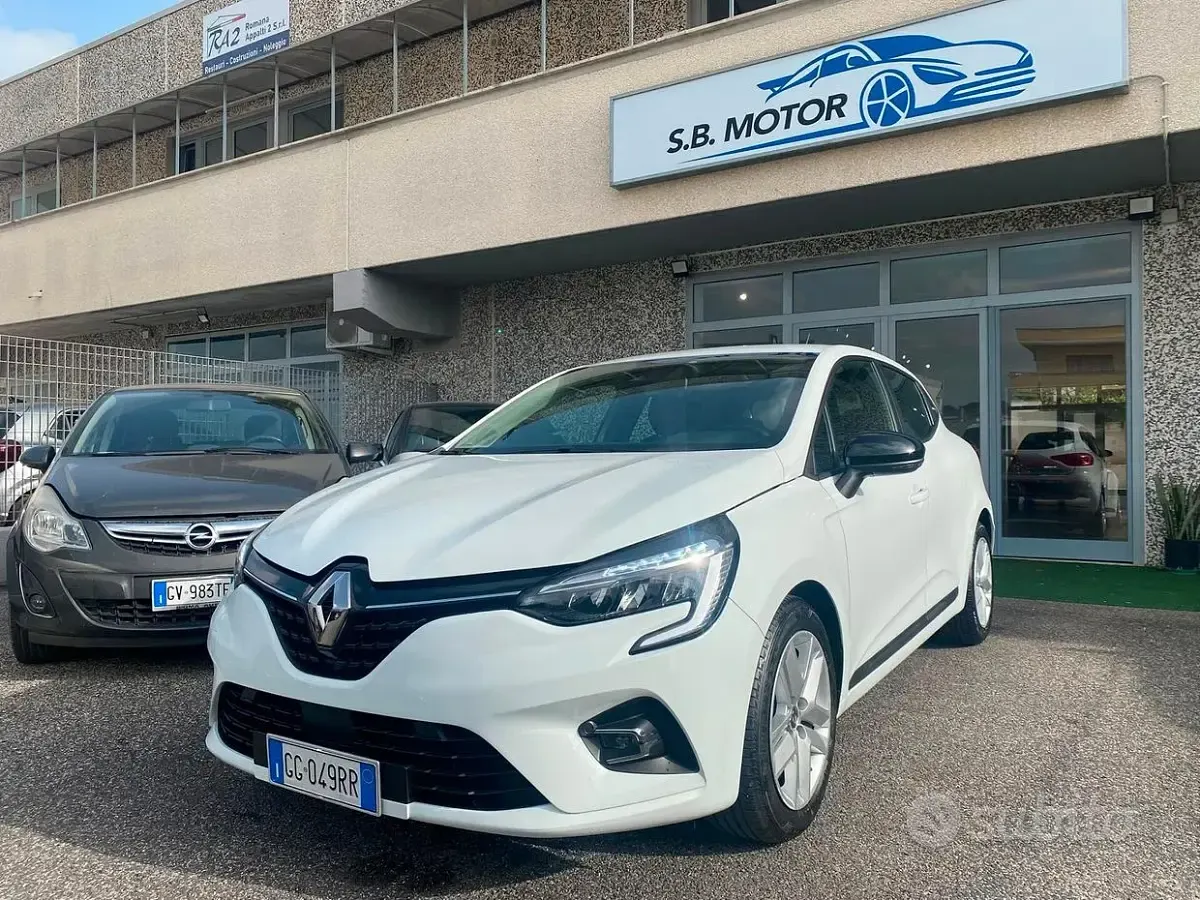 Usata Renault Clio V 101 CV (74 kW) 2026 Bianco Berlina
