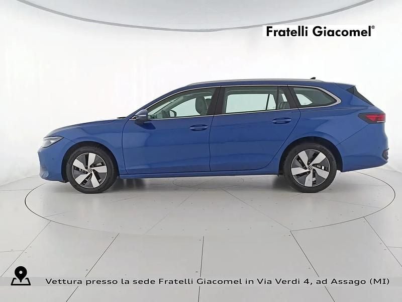 Usata VW Passat Business 122 CV (89 kW) 2024 Blu Station wagon