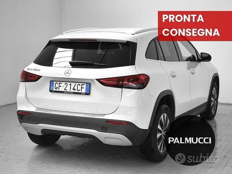 Usata Mercedes GLA180 116 CV (85 kW) 2021 Other SUV