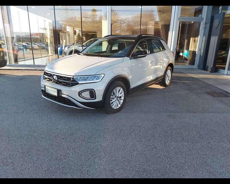 Usata VW T-Roc Life 110 CV (80 kW) 2024 Beige SUV