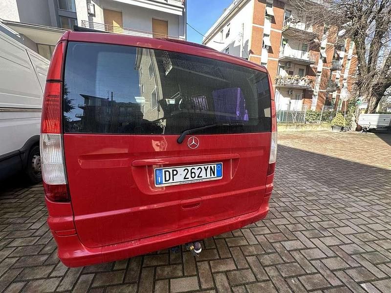 Usata Mercedes Vito 150 CV (110 kW) 2008 Rosso Furgone