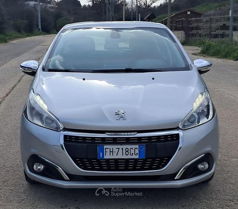 Usata Peugeot 208 82 CV (60 kW) 2017 Argento Utilitaria