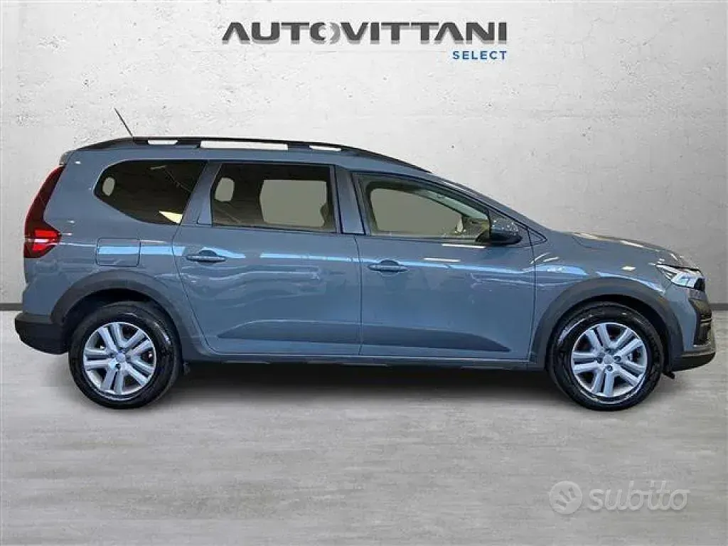 Usata Dacia Jogger Expression 110 CV (80 kW) 2023 Gray Monovolume