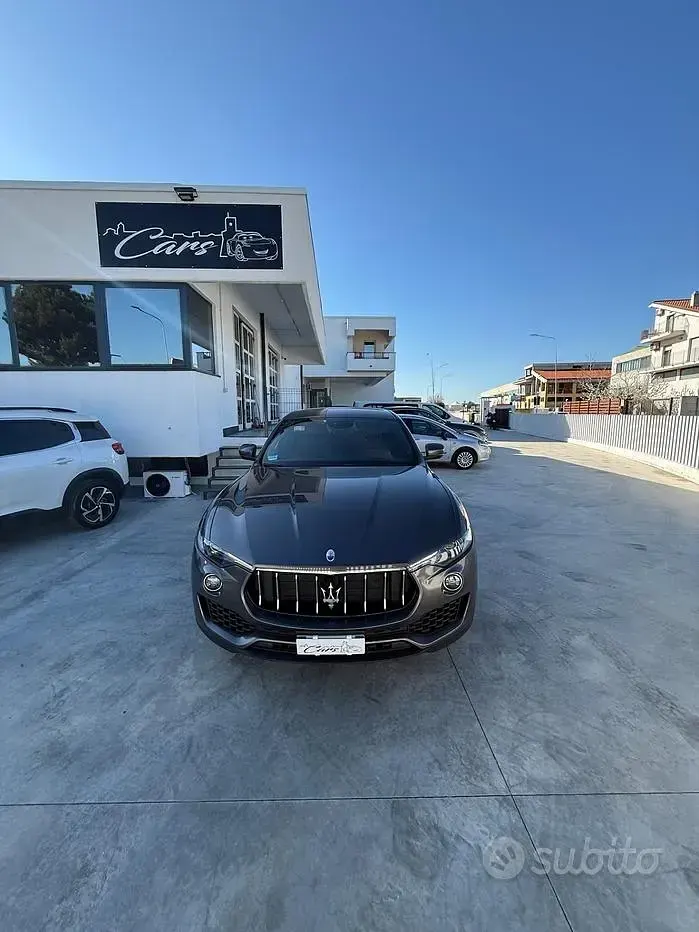 Usata Maserati Levante 275 CV (202 kW) 2019 Grigio SUV