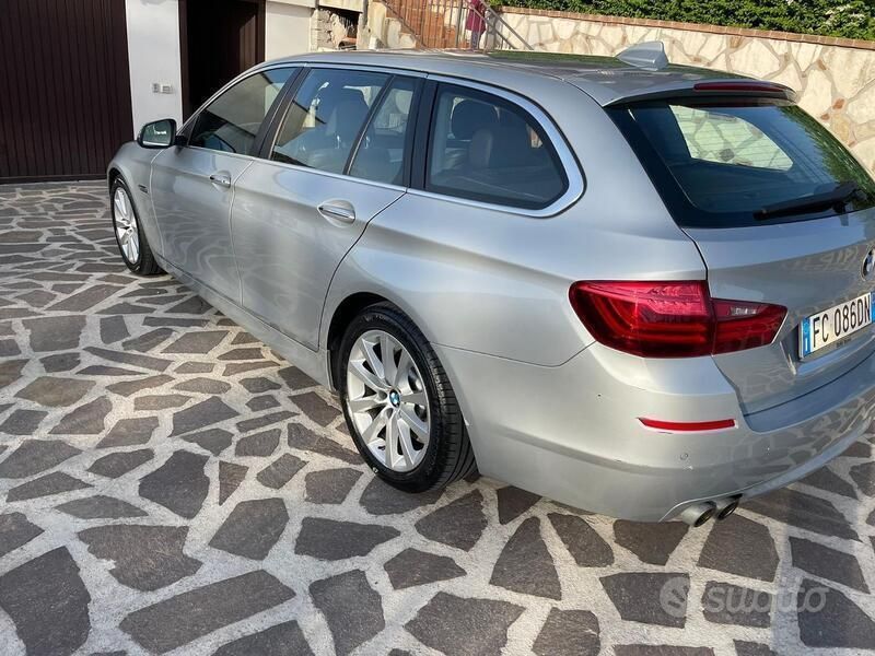 Usata BMW 520 Efficient Dynamics 190 CV (139 kW) 2016 Grigio Station wagon
