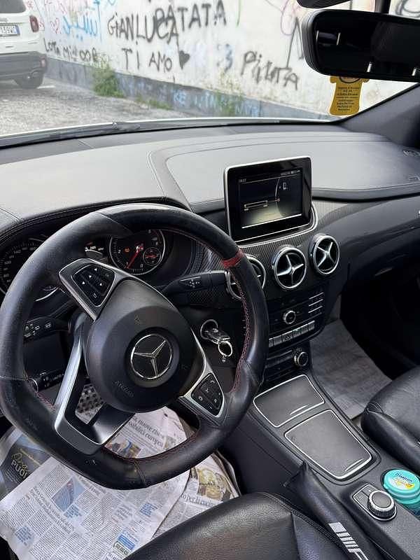 Usata Mercedes B180 109 CV (80 kW) 2015 Monovolume