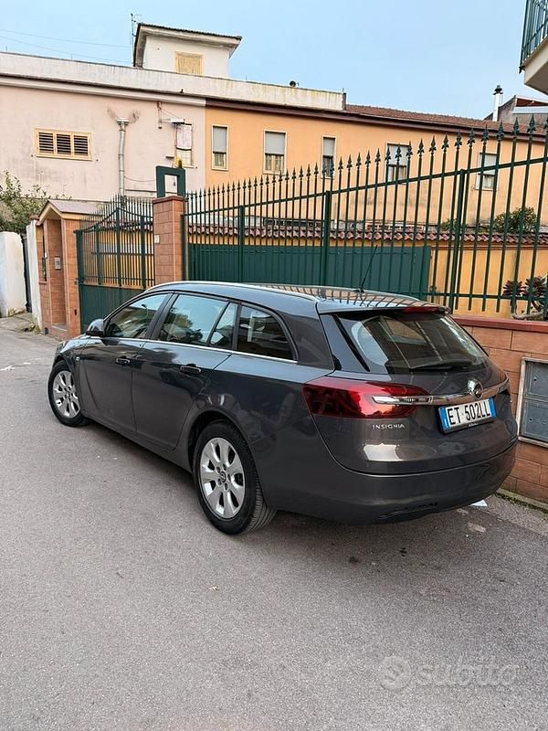 Usata Opel Insignia Business 140 CV (102 kW) 2013 Grigio Station wagon