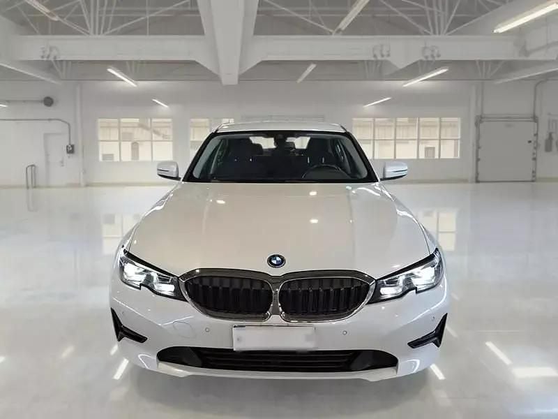 Usata BMW 330e Advantage 184 CV (135 kW) 2021 Bianco Berlina