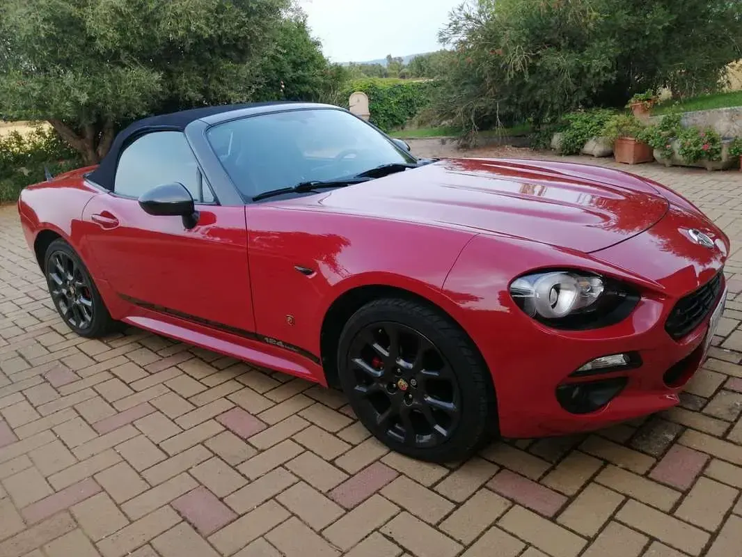 Usata Fiat 124 Spider Lusso 140 CV (102 kW) 2019 Rosso Cabrio